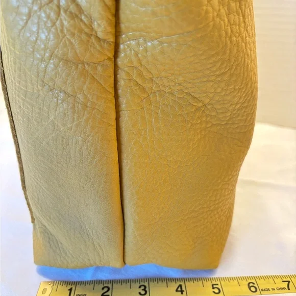 Portland Leather Unicorn Zipper Tote - Picture 3 of 5